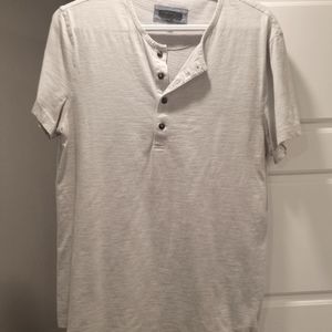 5/$25 Mens henley tshirt